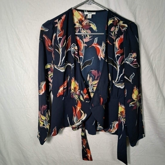 🧡𝅺BAR III Floral Fuax Wrap Blouse - Picture 2 of 6